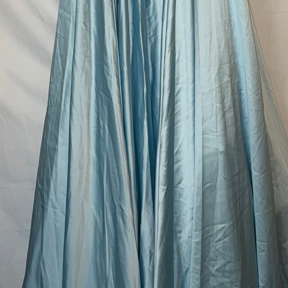 MAC DUGGAL Tie Shoulder Sweetheart Ballgown Powder Blue Women's Dress Size 2 - Picture 6 of 10